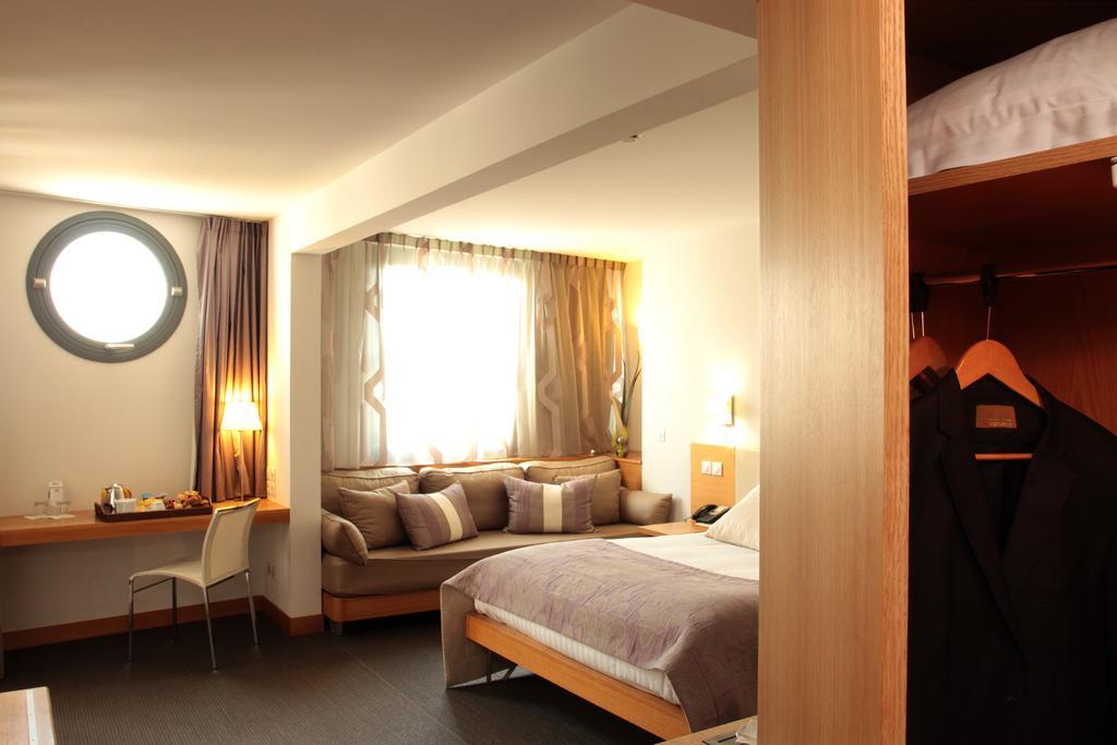 Junior Queen Suite Sea View
