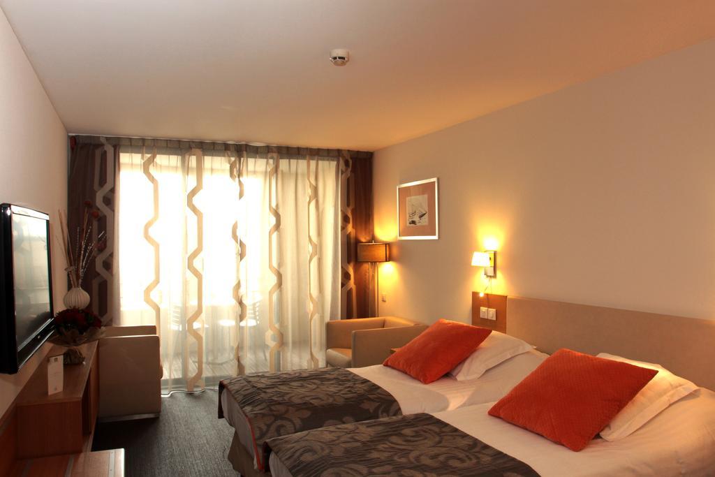 Junior Queen Suite Sea View